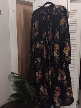 Torrid EUC Floral Black Maxi Kimono - Lightweight Boho Style
